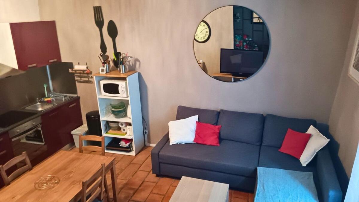 Appartement Pour 4 Personnes Dans Une Rue Tres Calme Saint-Laurent-le-Minier المظهر الخارجي الصورة