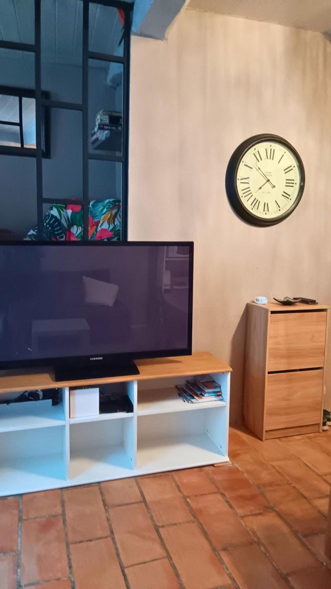 Appartement Pour 4 Personnes Dans Une Rue Tres Calme Saint-Laurent-le-Minier المظهر الخارجي الصورة