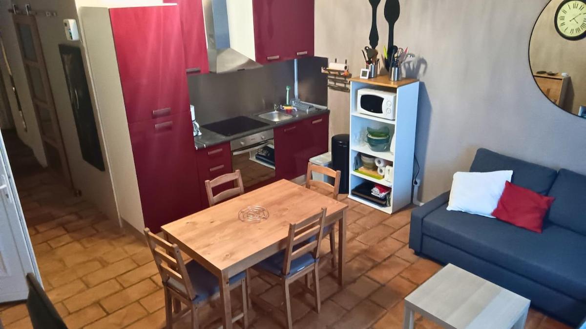 Appartement Pour 4 Personnes Dans Une Rue Tres Calme Saint-Laurent-le-Minier المظهر الخارجي الصورة