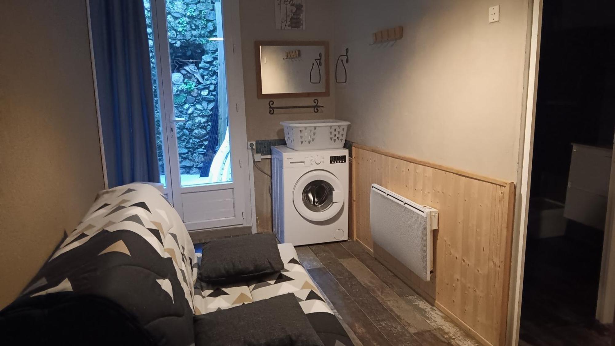 Appartement Pour 4 Personnes Dans Une Rue Tres Calme Saint-Laurent-le-Minier المظهر الخارجي الصورة