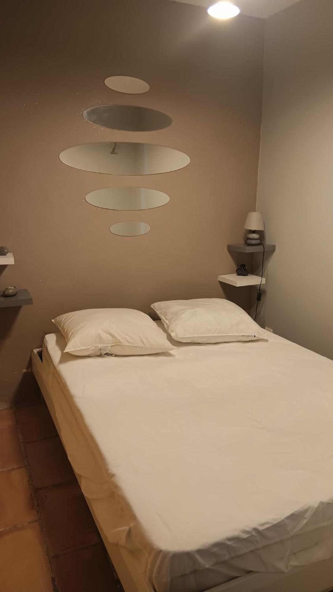 Appartement Pour 4 Personnes Dans Une Rue Tres Calme Saint-Laurent-le-Minier المظهر الخارجي الصورة